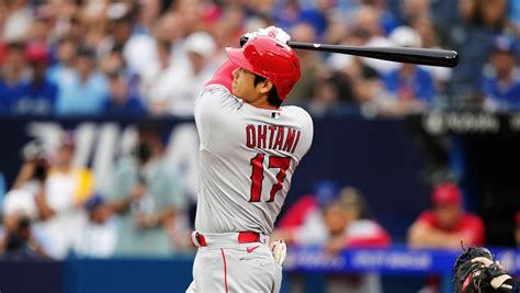 Ohtani homers in 3 straight at-bats over 2 games before being sidelined by cramps — again